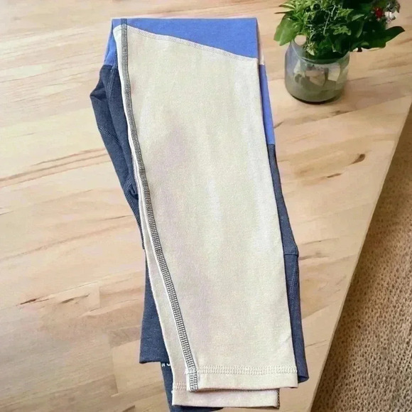 NWT Old Navy Women’s Size XS 7/8 Ankle High-Rise, Go Dry Leggings. Pink/Purple - Picture 5 of 5